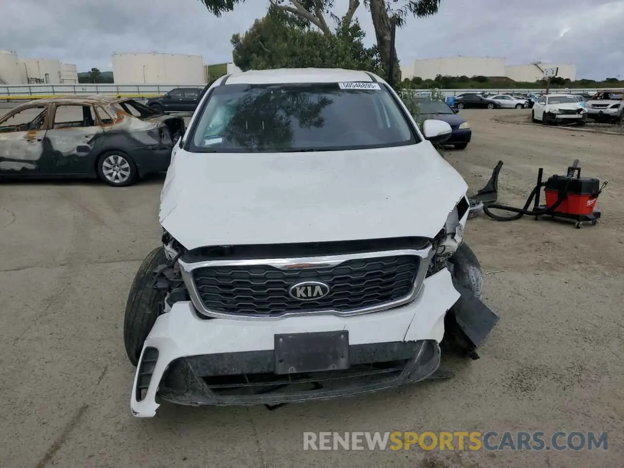 5 Photograph of a damaged car 5XYPGDA52KG560725 KIA SORENTO 2019