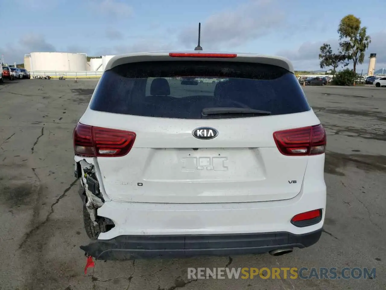 6 Photograph of a damaged car 5XYPGDA52KG560725 KIA SORENTO 2019