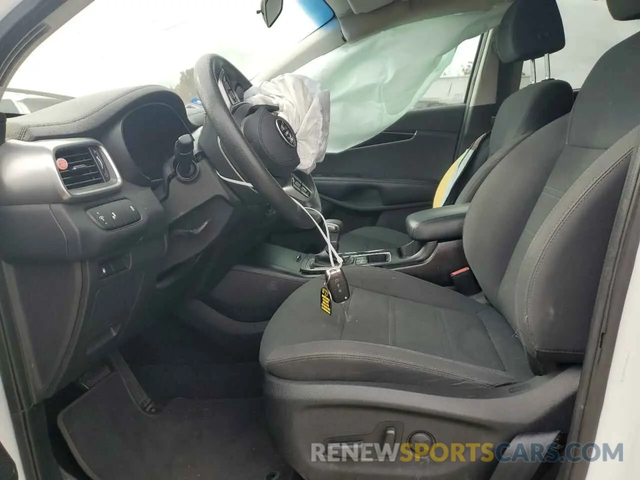 7 Photograph of a damaged car 5XYPGDA52KG560725 KIA SORENTO 2019