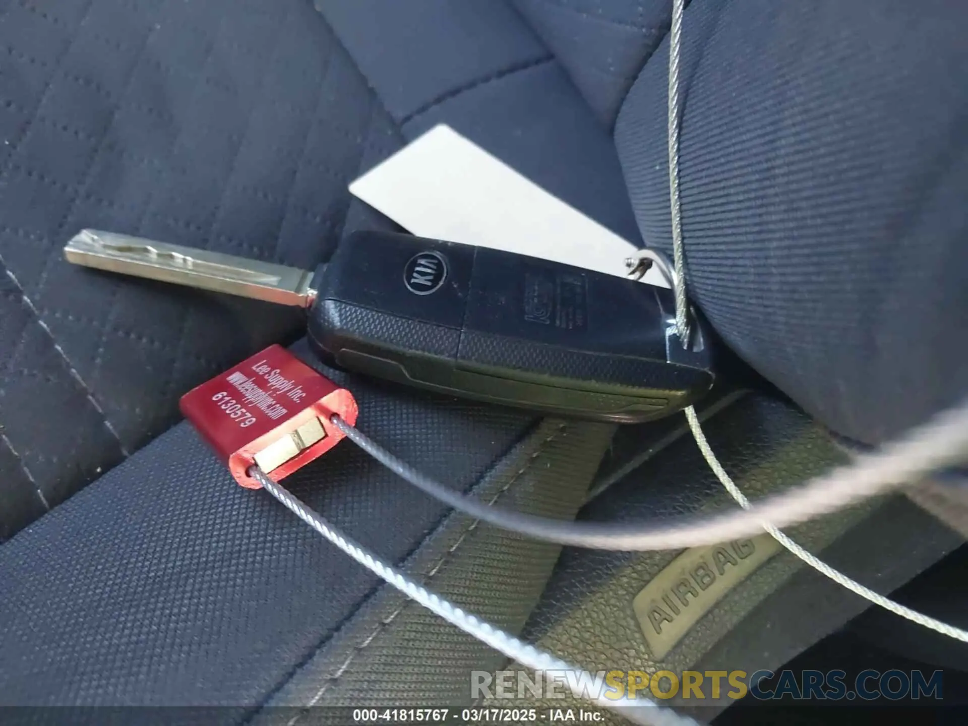 11 Photograph of a damaged car 5XYPGDA52KG602679 KIA SORENTO 2019