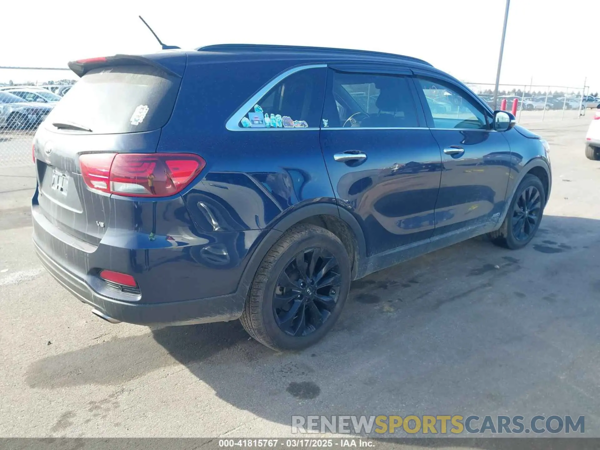 4 Photograph of a damaged car 5XYPGDA52KG602679 KIA SORENTO 2019