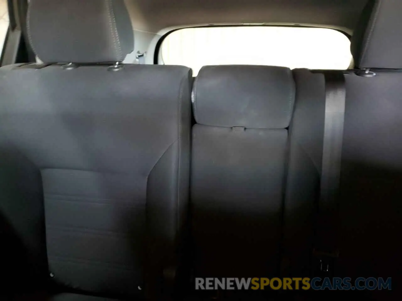 10 Photograph of a damaged car 5XYPGDA53KG441436 KIA SORENTO 2019