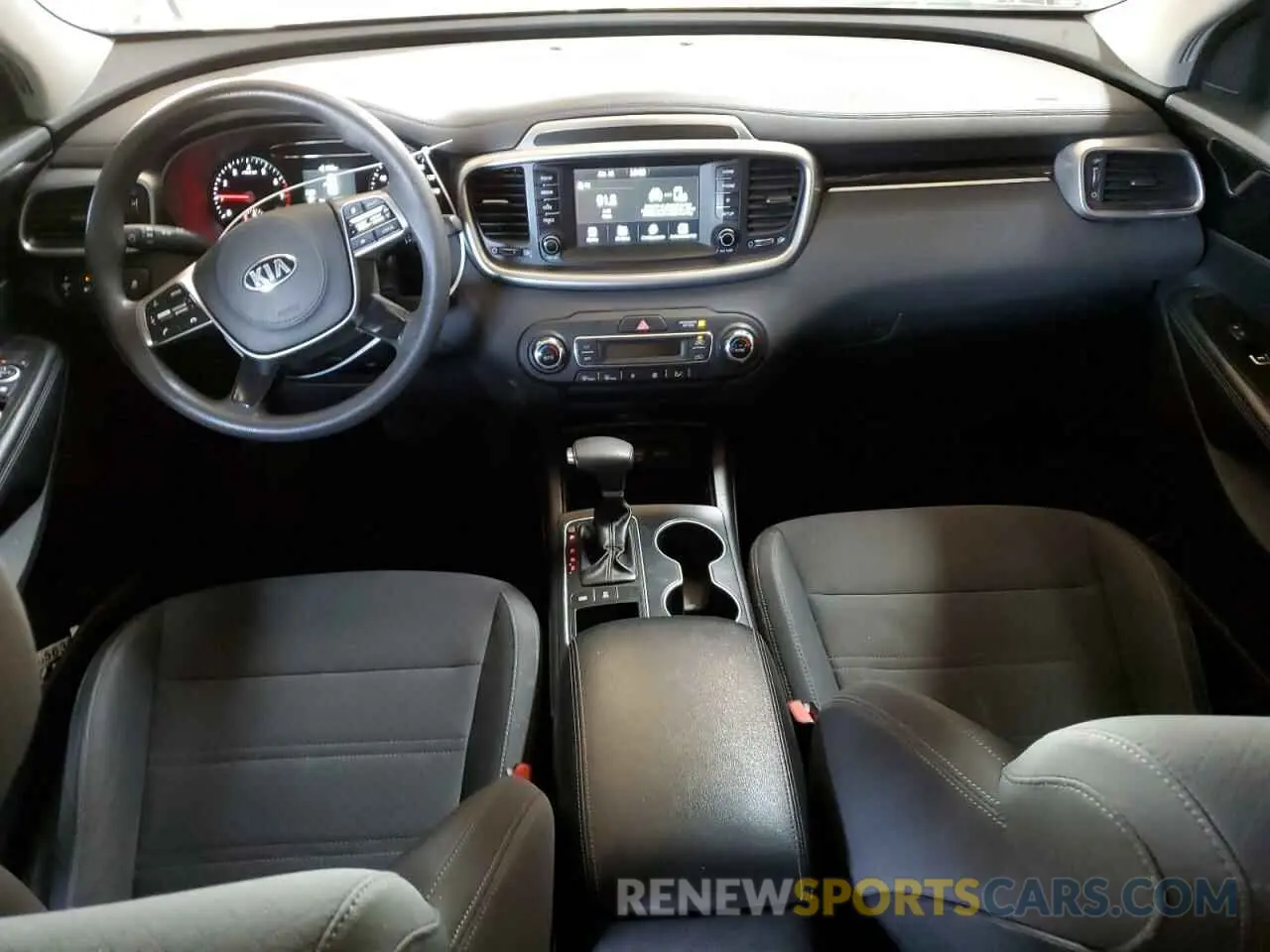 8 Photograph of a damaged car 5XYPGDA53KG441436 KIA SORENTO 2019
