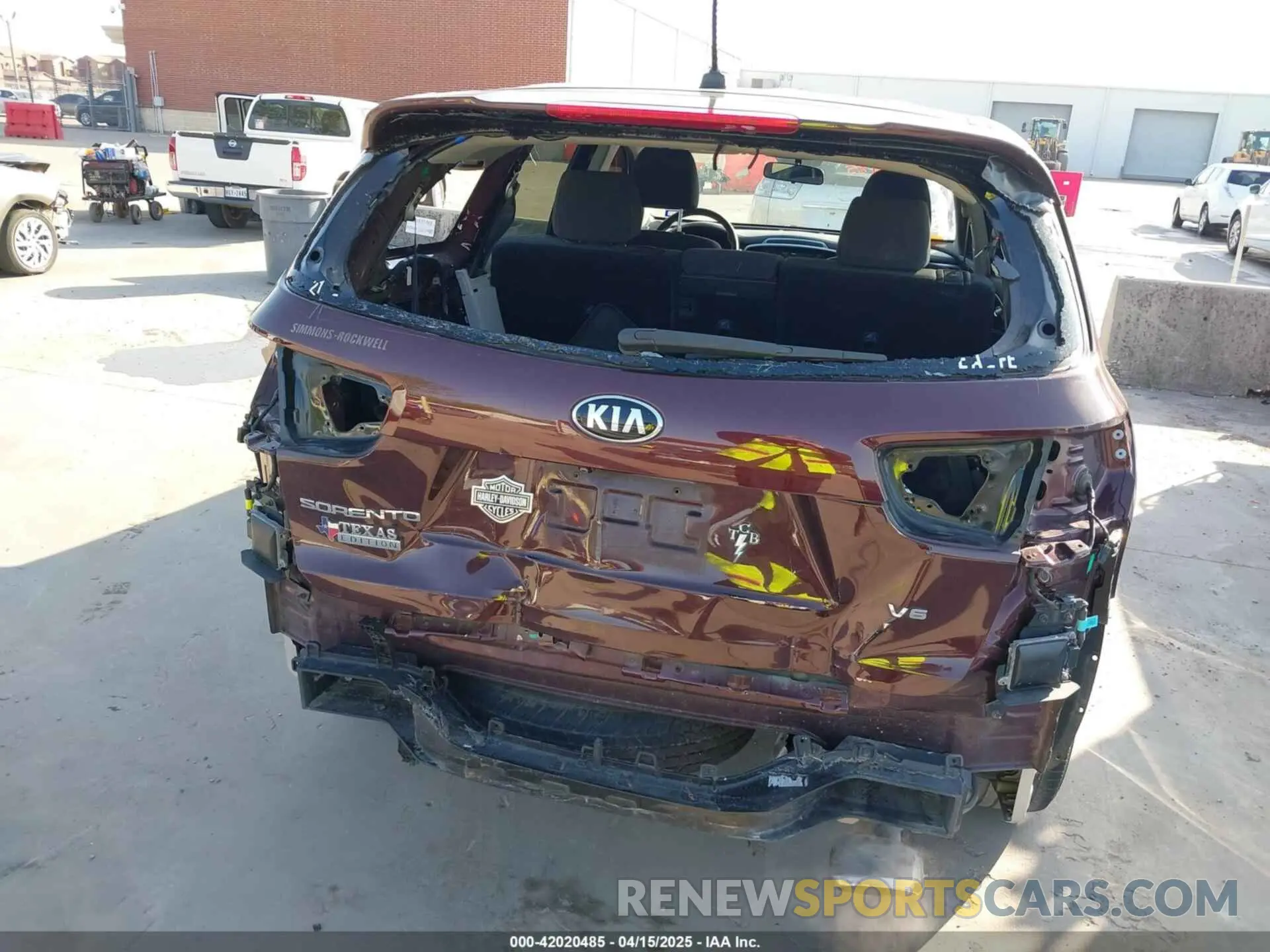 6 Photograph of a damaged car 5XYPGDA53KG444952 KIA SORENTO 2019