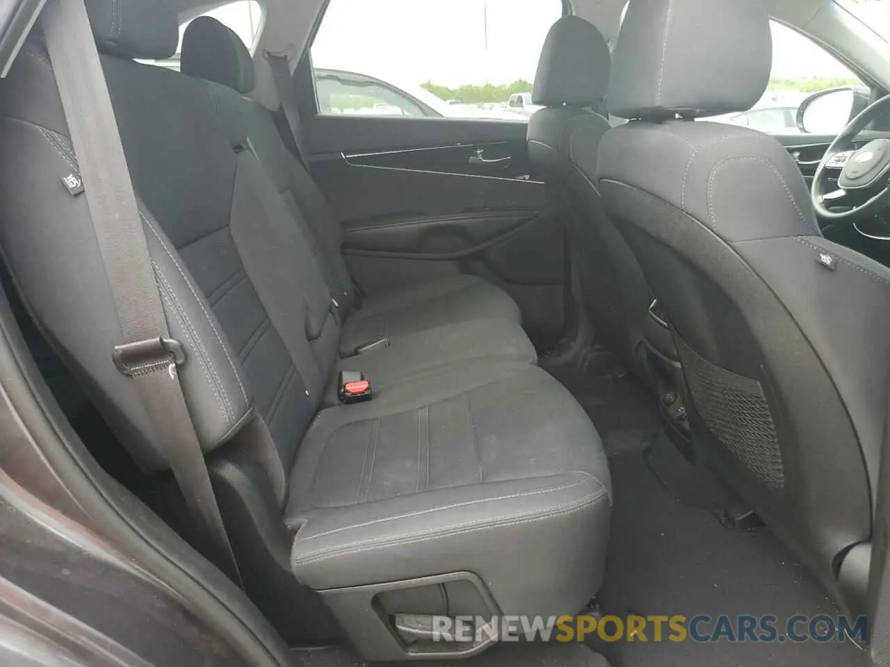 11 Photograph of a damaged car 5XYPGDA53KG468314 KIA SORENTO 2019