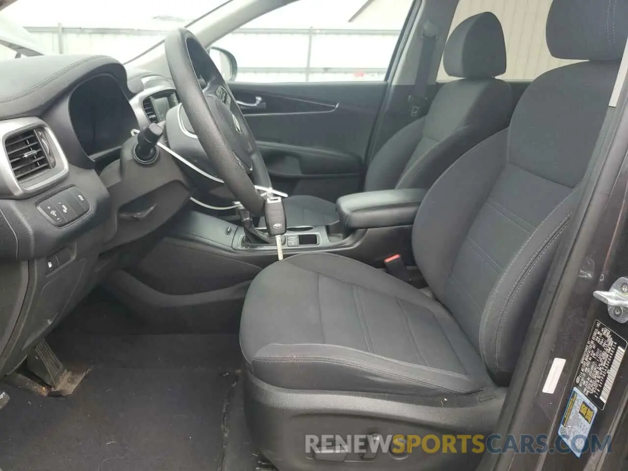 7 Photograph of a damaged car 5XYPGDA53KG468314 KIA SORENTO 2019