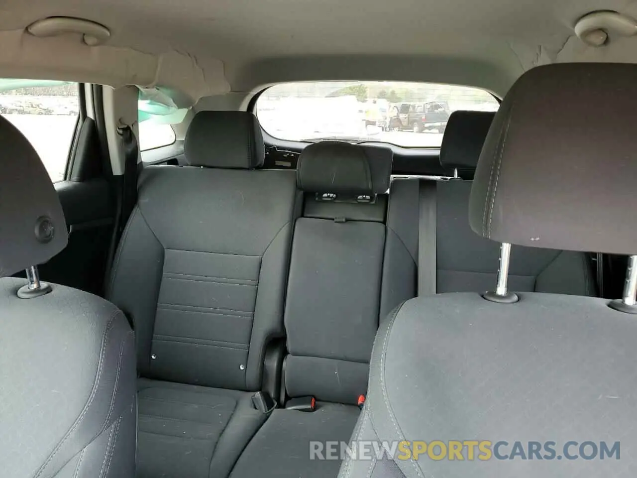 10 Photograph of a damaged car 5XYPGDA53KG486523 KIA SORENTO 2019