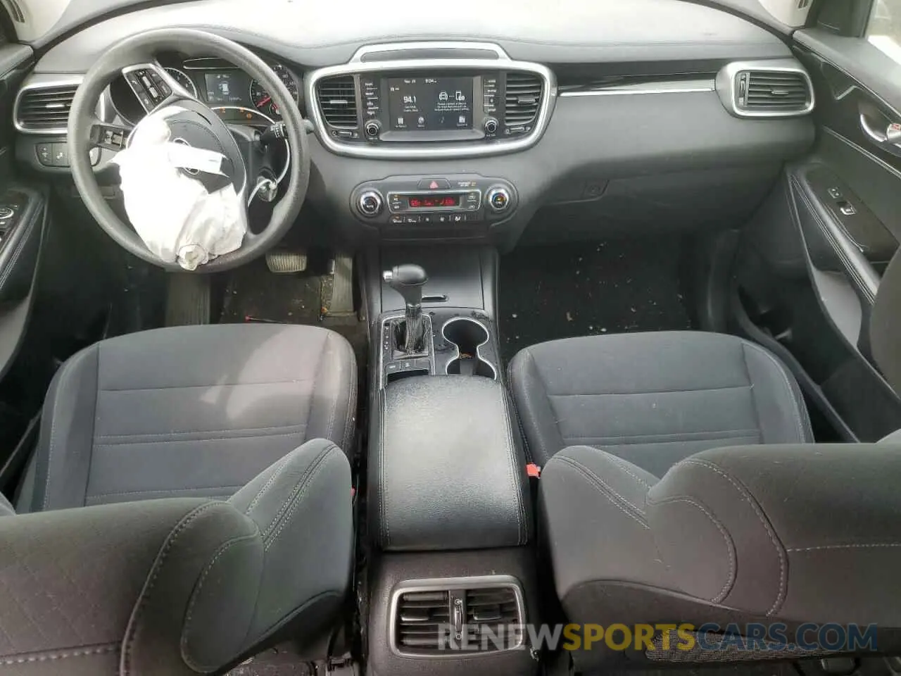 8 Photograph of a damaged car 5XYPGDA53KG486523 KIA SORENTO 2019