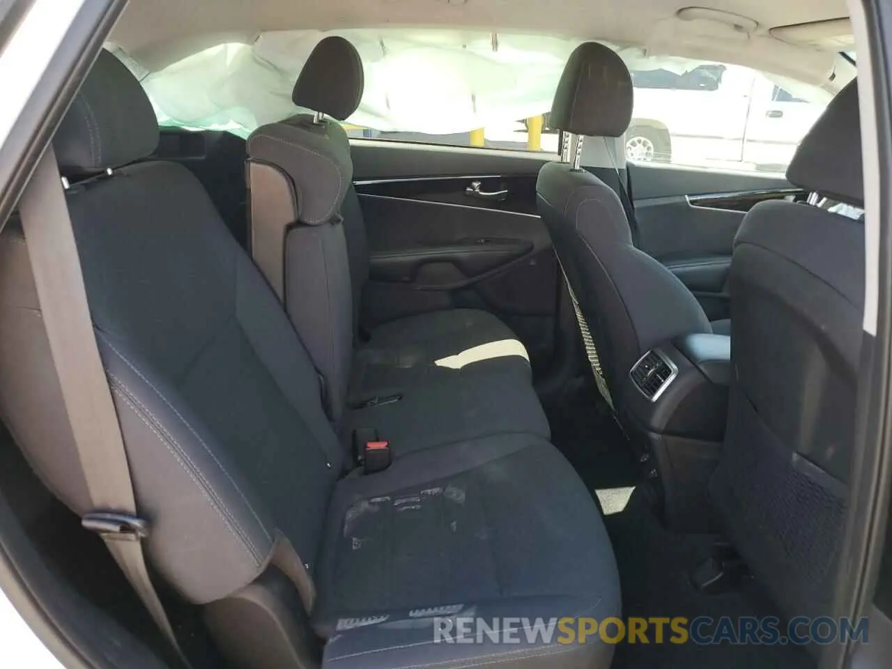 12 Photograph of a damaged car 5XYPGDA53KG518578 KIA SORENTO 2019