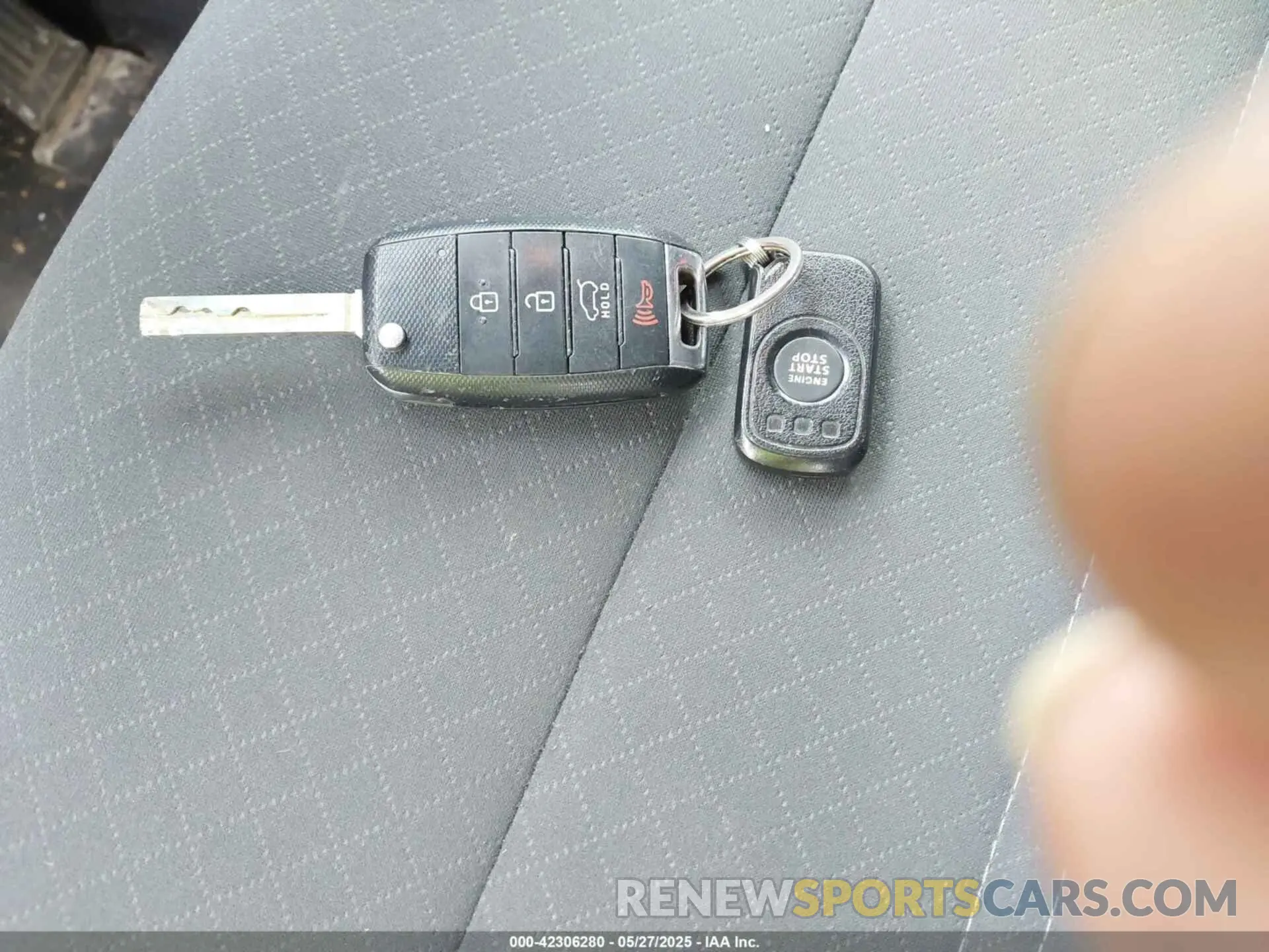 11 Photograph of a damaged car 5XYPGDA53KG583933 KIA SORENTO 2019