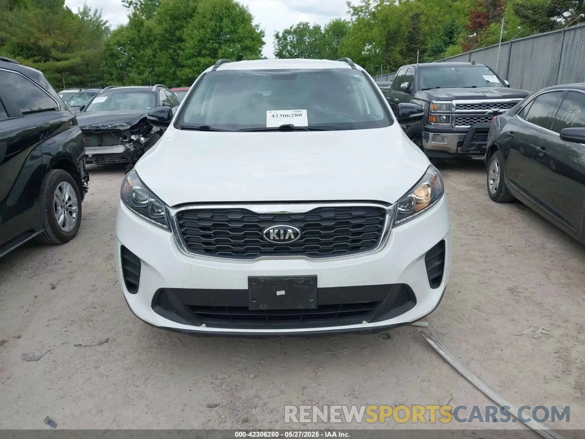 12 Photograph of a damaged car 5XYPGDA53KG583933 KIA SORENTO 2019