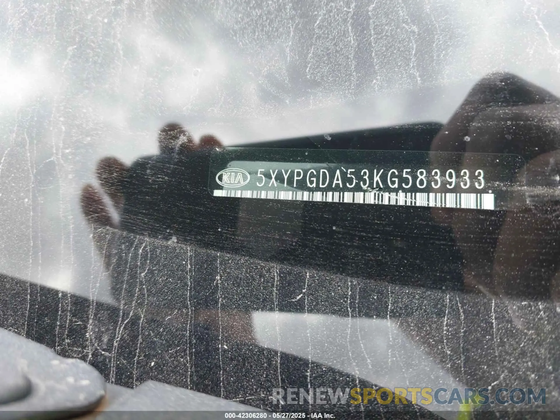 9 Photograph of a damaged car 5XYPGDA53KG583933 KIA SORENTO 2019