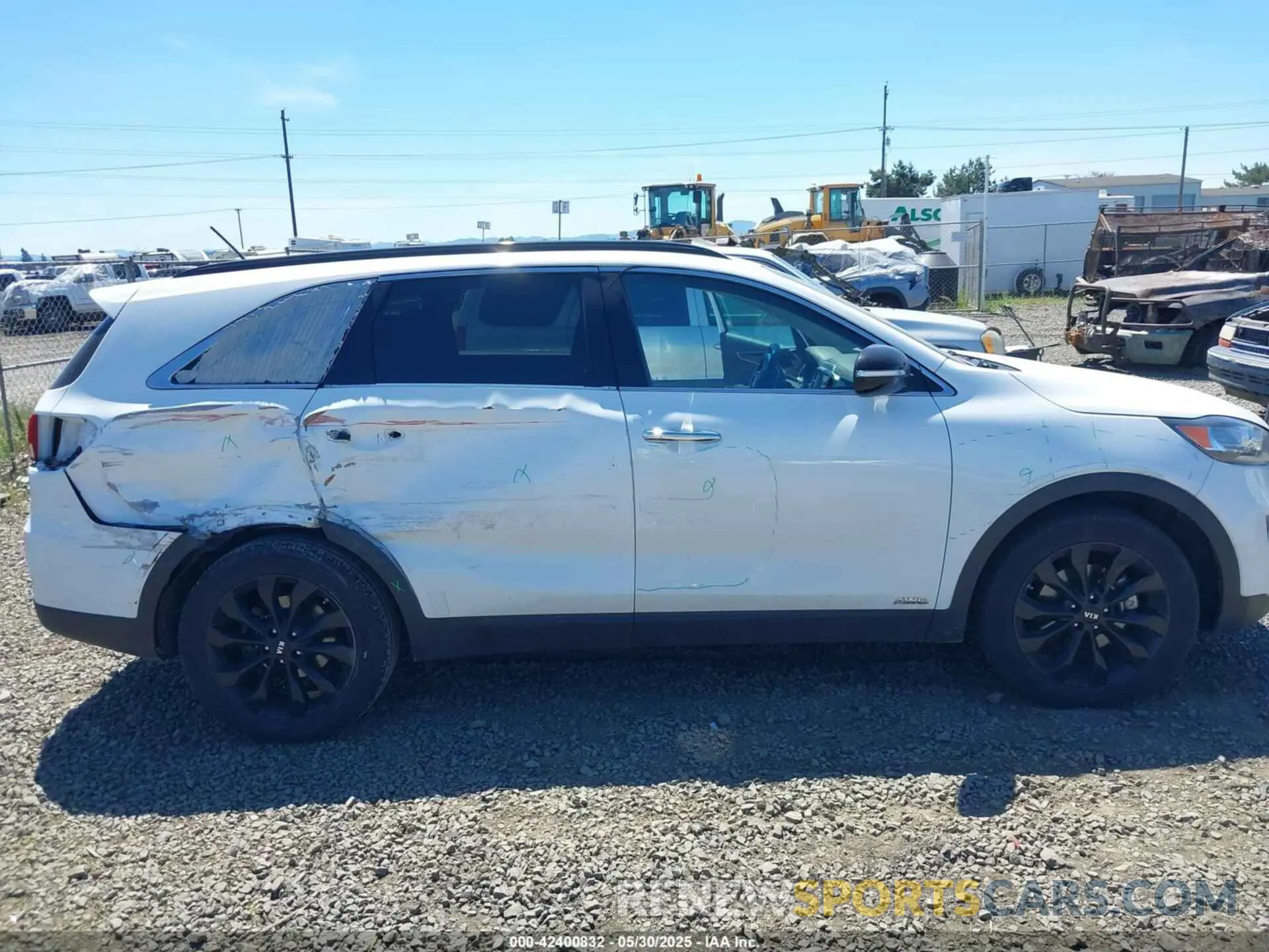 6 Photograph of a damaged car 5XYPGDA53KG587755 KIA SORENTO 2019
