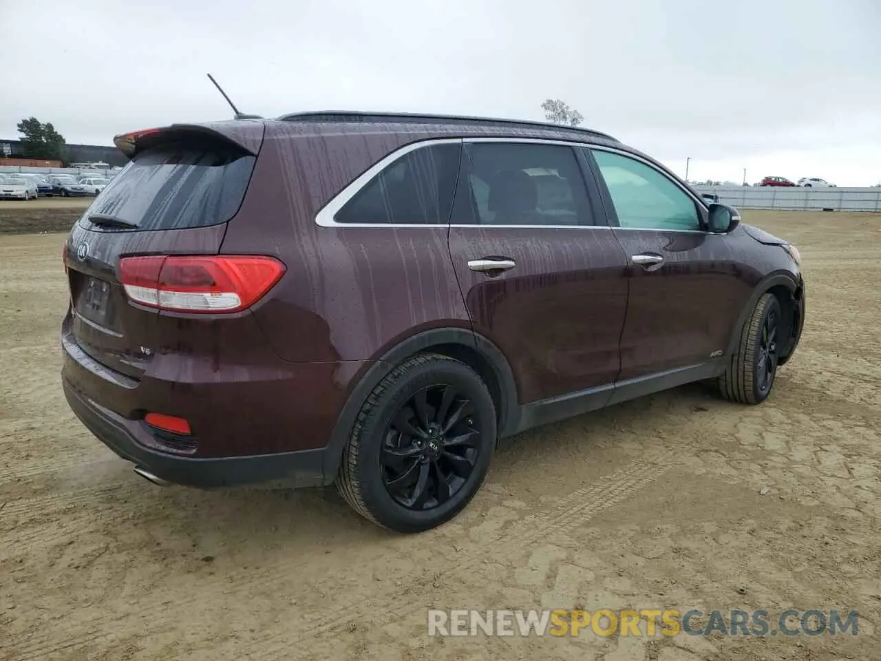 3 Photograph of a damaged car 5XYPGDA53KG588369 KIA SORENTO 2019