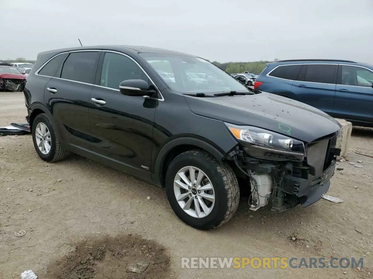 4 Photograph of a damaged car 5XYPGDA54KG444104 KIA SORENTO 2019