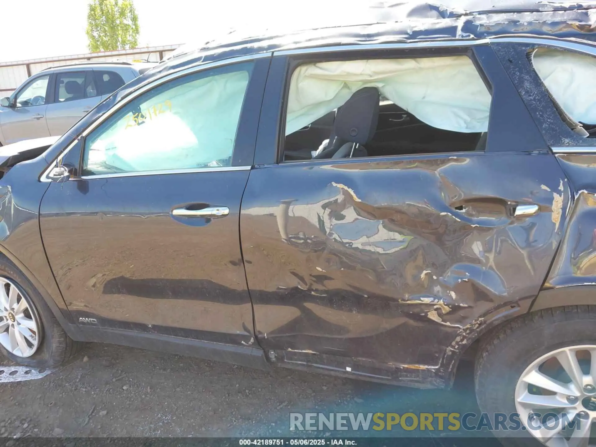 15 Photograph of a damaged car 5XYPGDA54KG468306 KIA SORENTO 2019