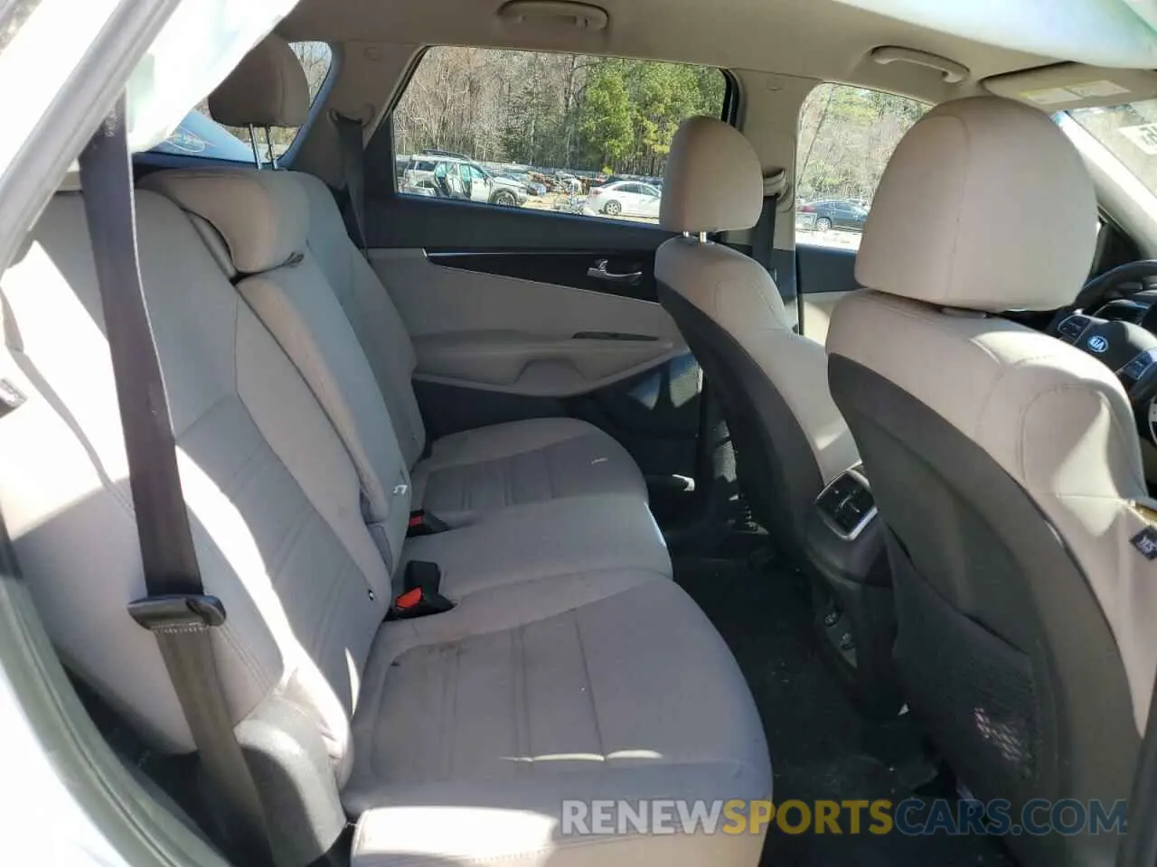 11 Photograph of a damaged car 5XYPGDA54KG483145 KIA SORENTO 2019