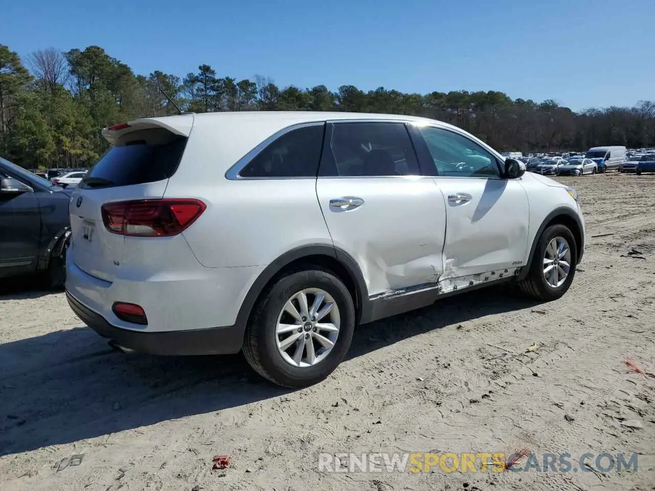 3 Photograph of a damaged car 5XYPGDA54KG483145 KIA SORENTO 2019