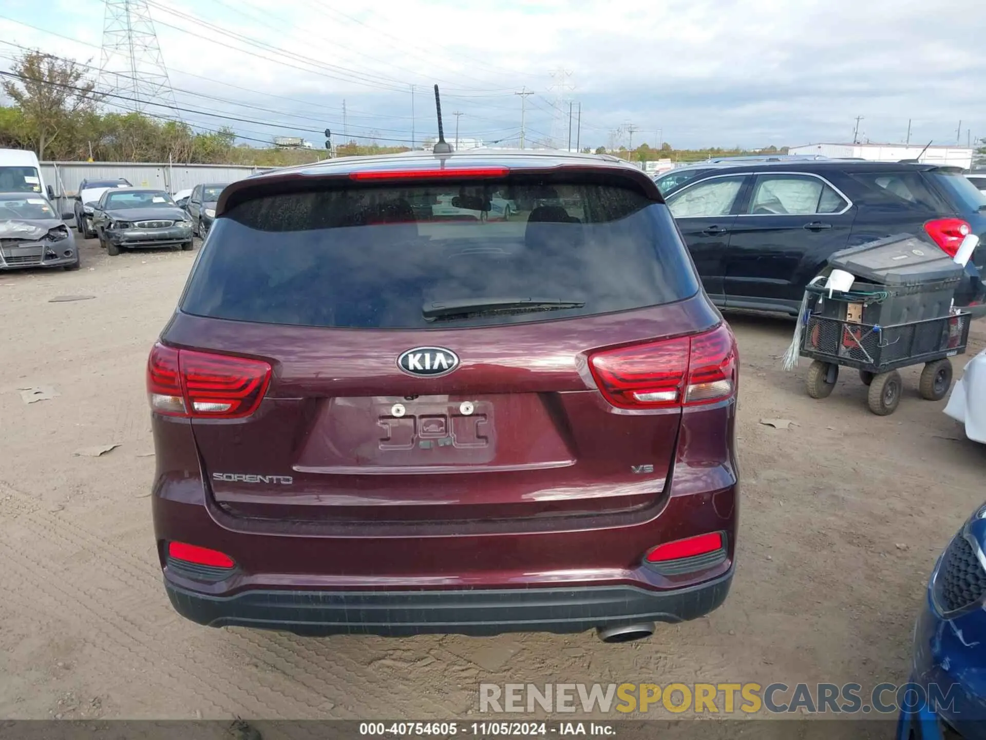 16 Photograph of a damaged car 5XYPGDA54KG559320 KIA SORENTO 2019