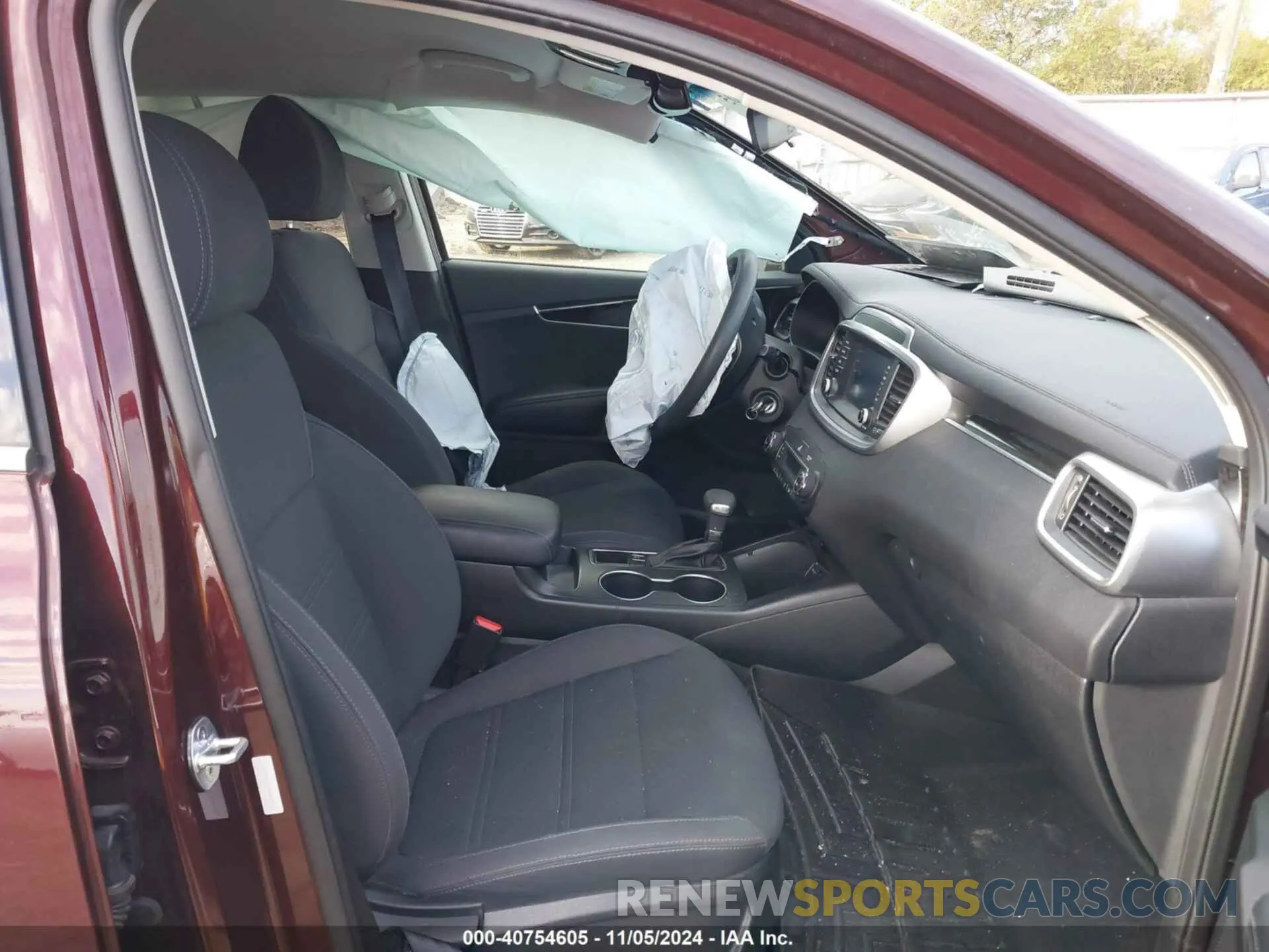 5 Photograph of a damaged car 5XYPGDA54KG559320 KIA SORENTO 2019