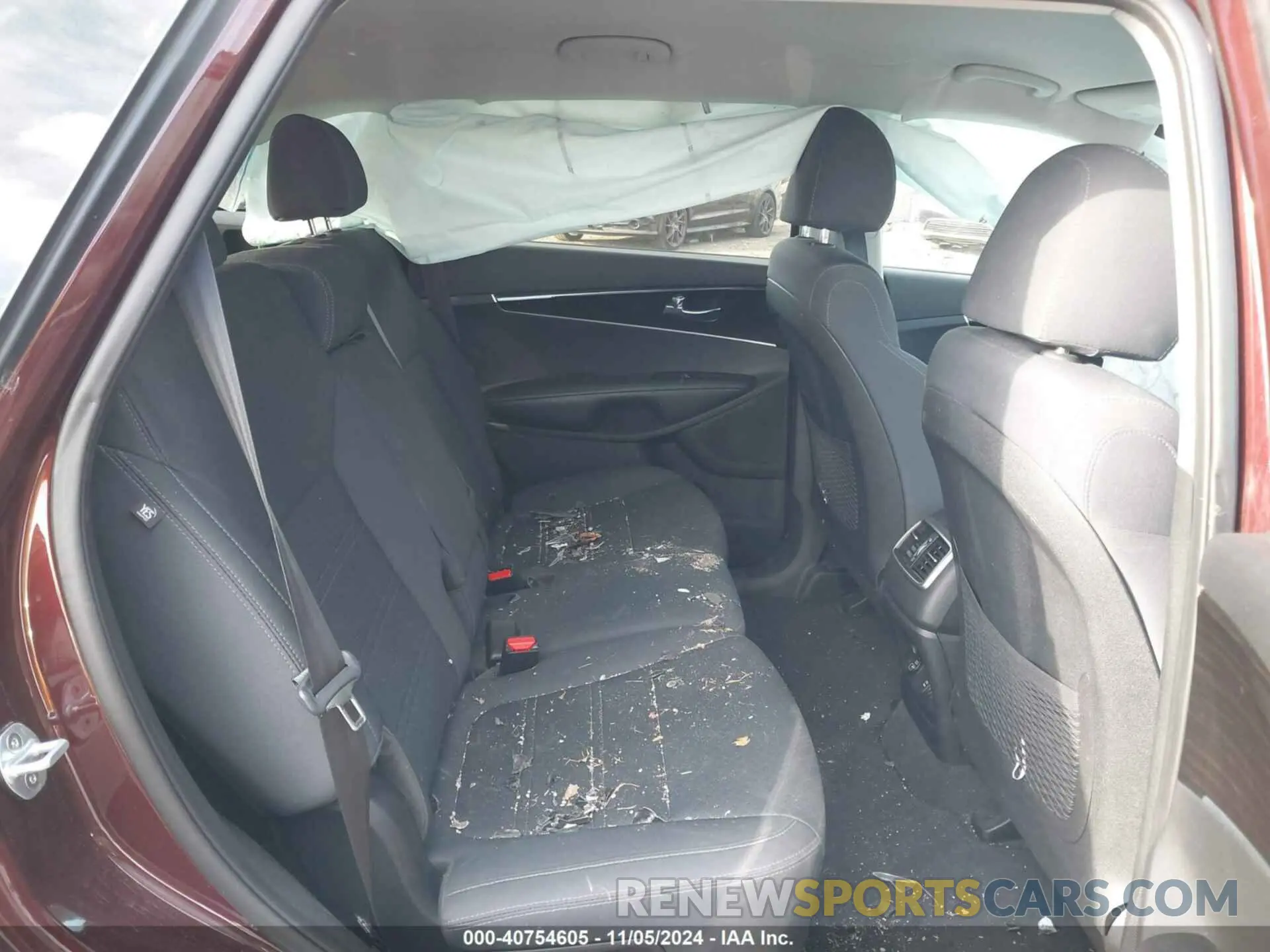 8 Photograph of a damaged car 5XYPGDA54KG559320 KIA SORENTO 2019