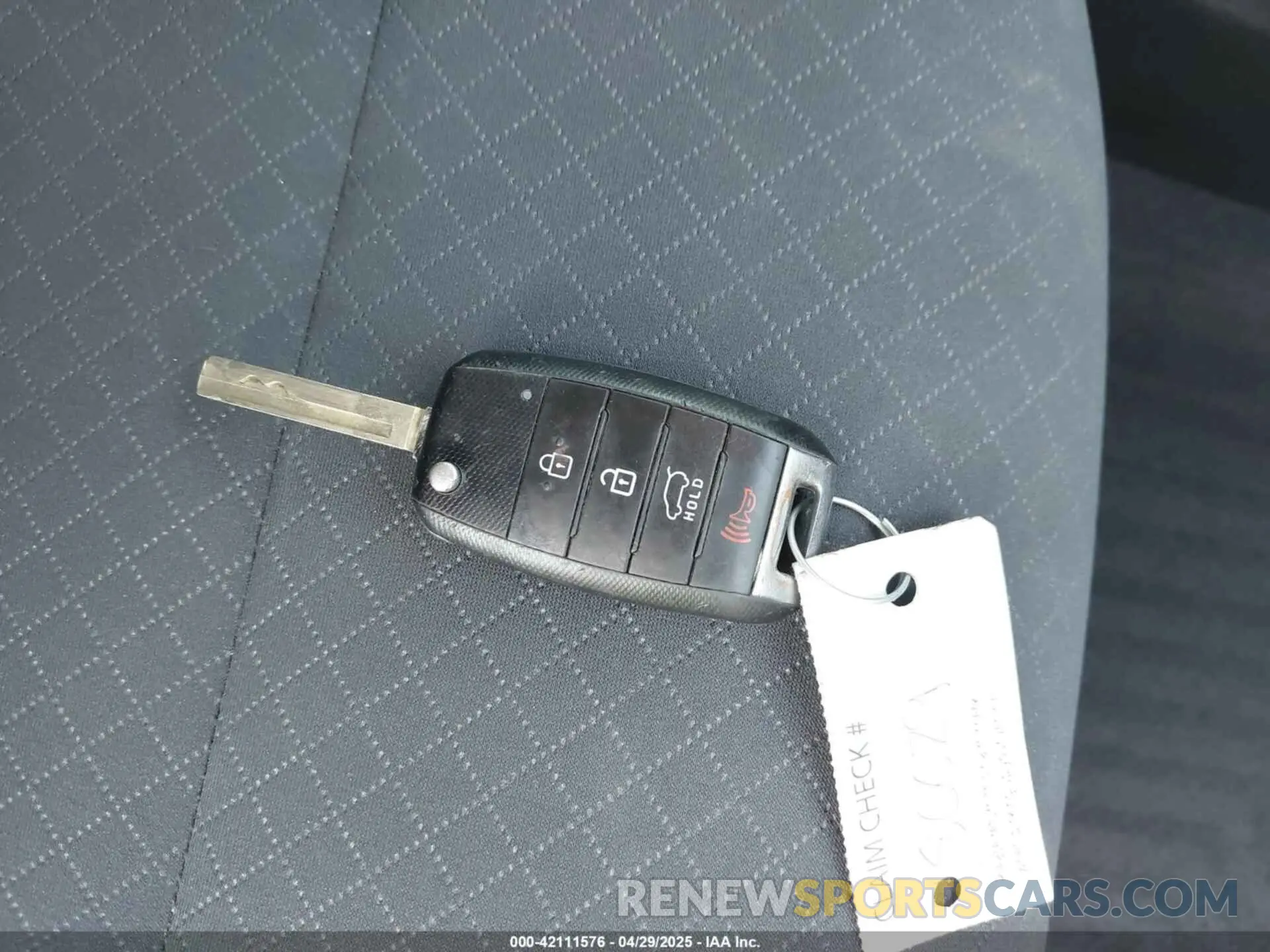 11 Photograph of a damaged car 5XYPGDA54KG605261 KIA SORENTO 2019