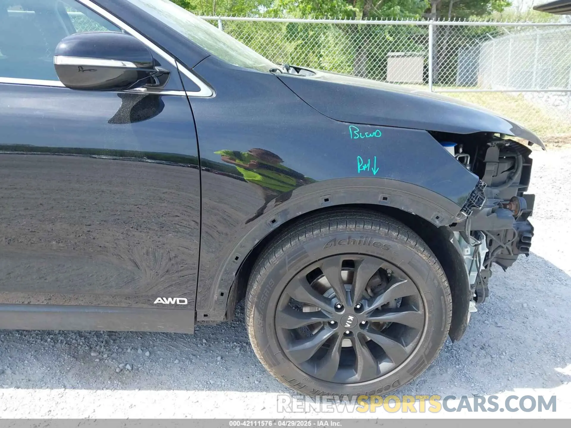 19 Photograph of a damaged car 5XYPGDA54KG605261 KIA SORENTO 2019