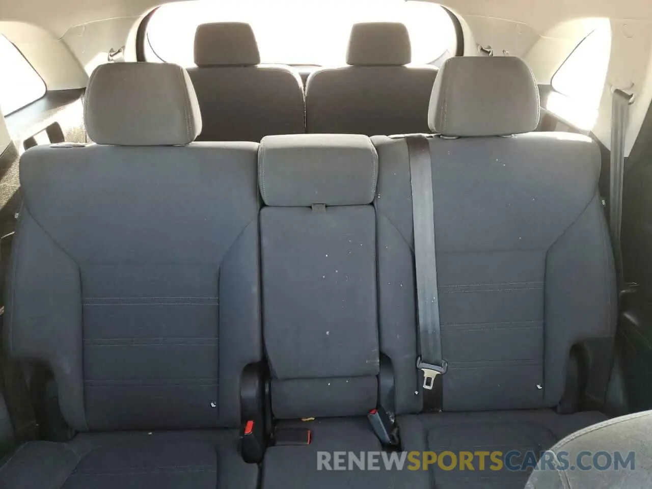 10 Photograph of a damaged car 5XYPGDA55KG466855 KIA SORENTO 2019