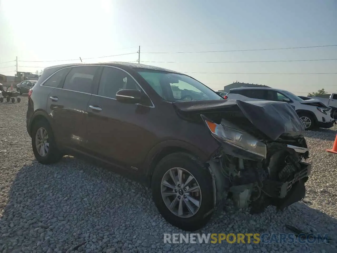 4 Photograph of a damaged car 5XYPGDA55KG466855 KIA SORENTO 2019