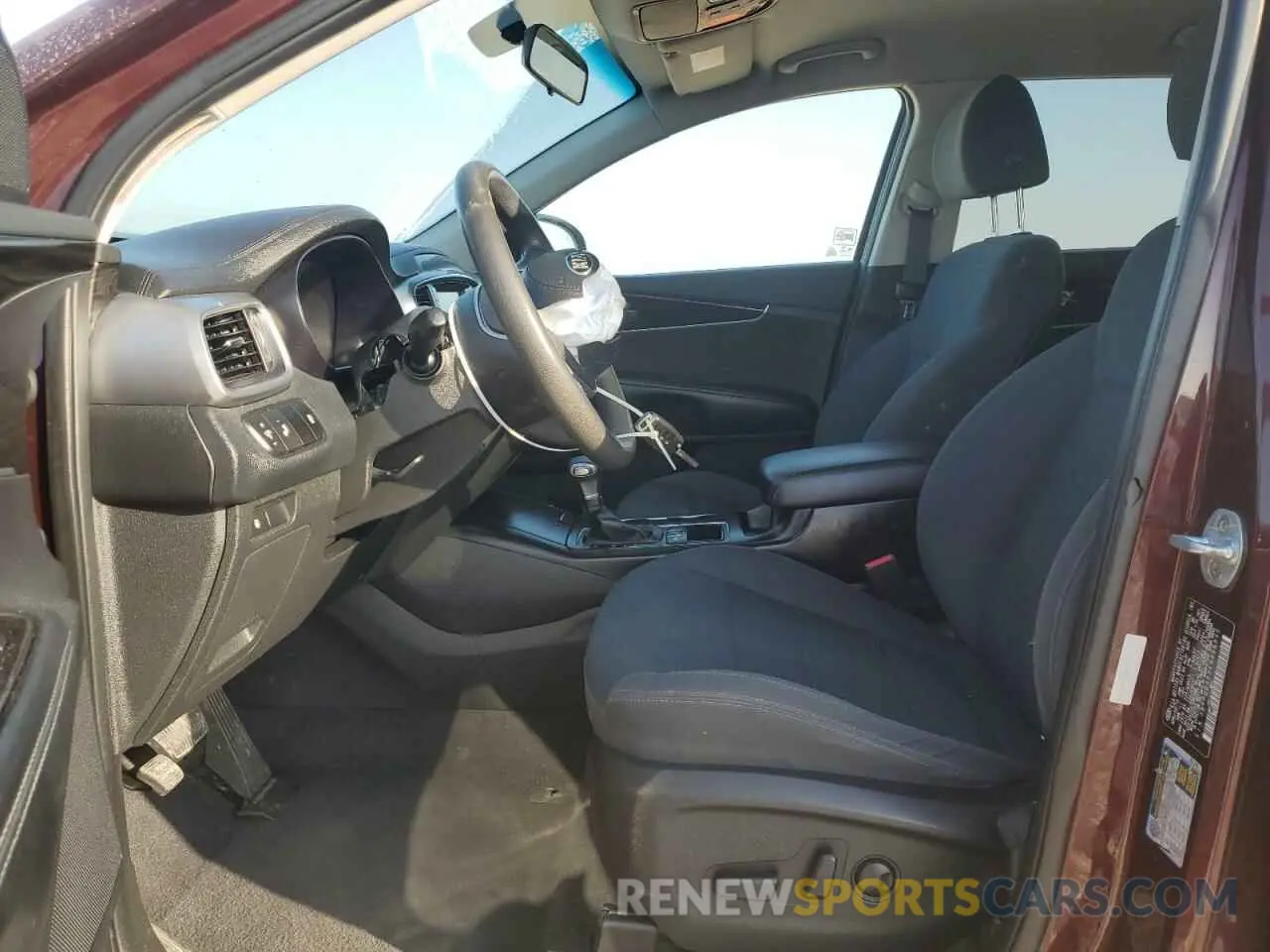 7 Photograph of a damaged car 5XYPGDA55KG466855 KIA SORENTO 2019