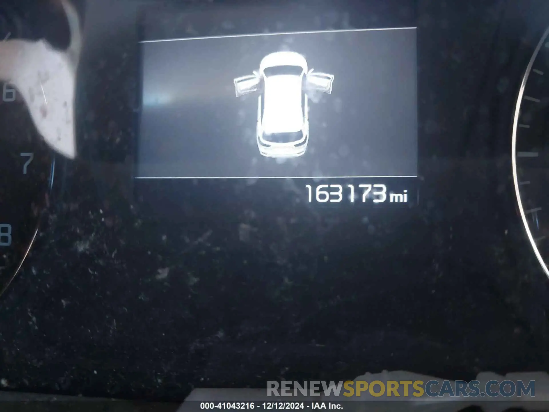 14 Photograph of a damaged car 5XYPGDA55KG483672 KIA SORENTO 2019