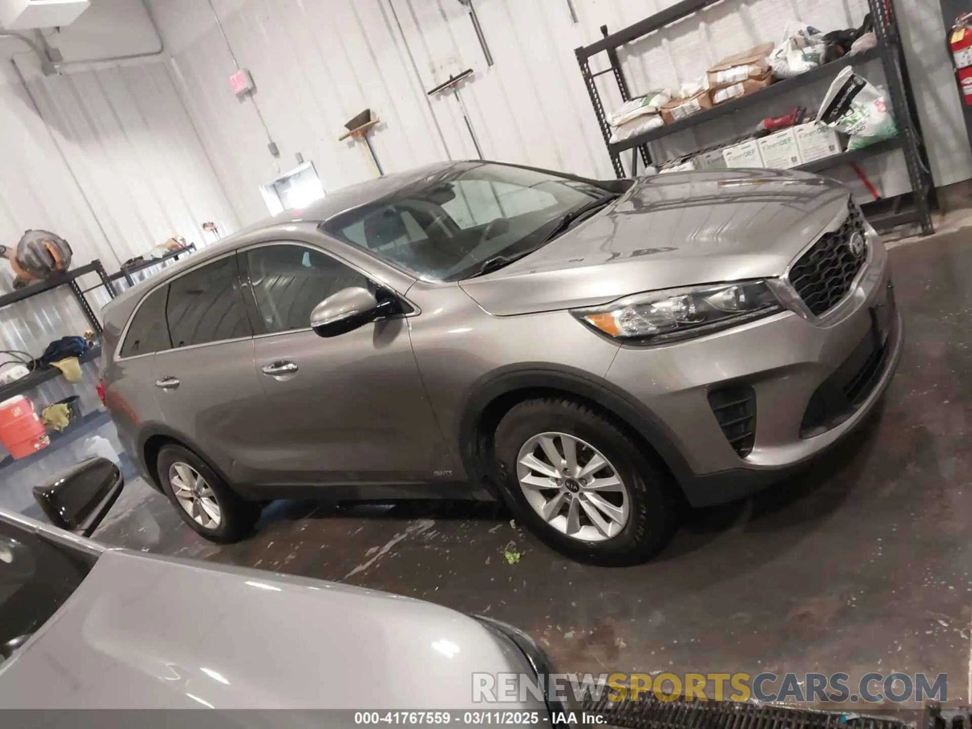 13 Photograph of a damaged car 5XYPGDA55KG483686 KIA SORENTO 2019