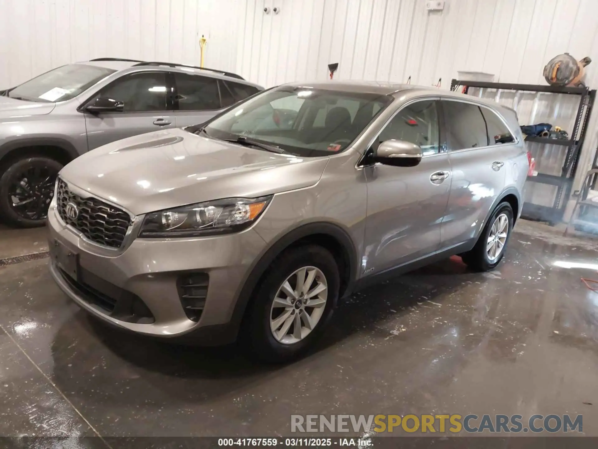 2 Photograph of a damaged car 5XYPGDA55KG483686 KIA SORENTO 2019