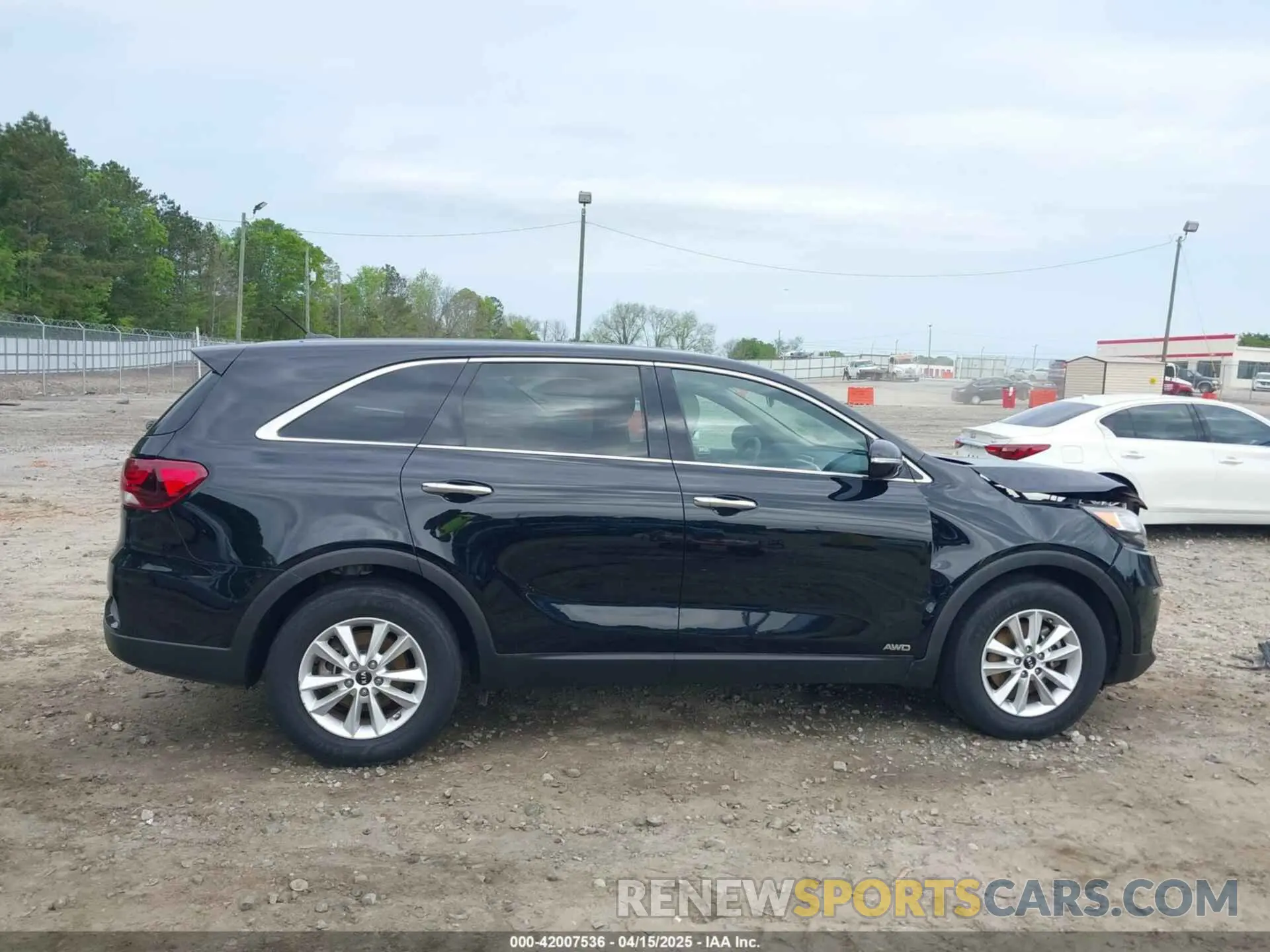 13 Photograph of a damaged car 5XYPGDA55KG487091 KIA SORENTO 2019