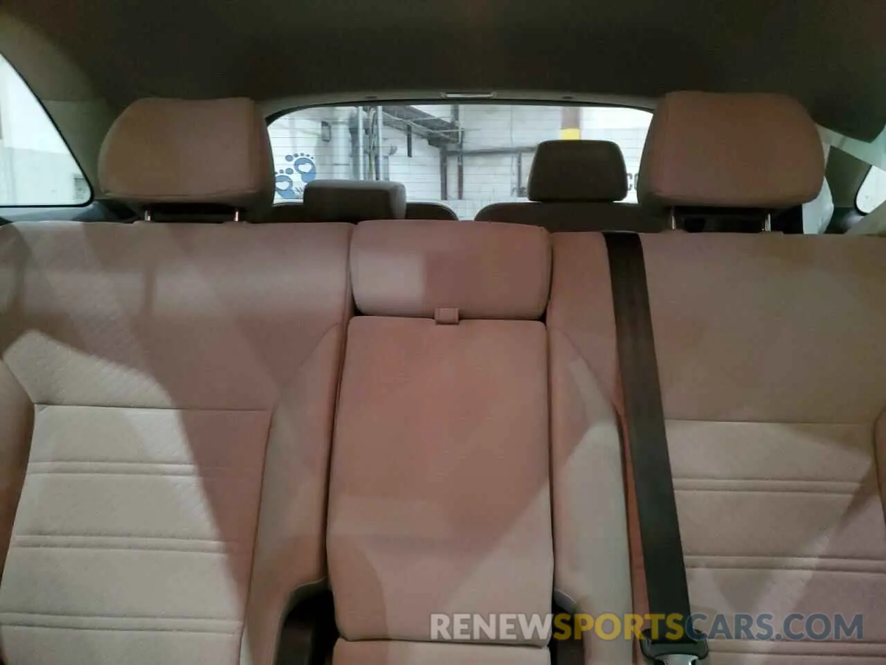 10 Photograph of a damaged car 5XYPGDA55KG523958 KIA SORENTO 2019