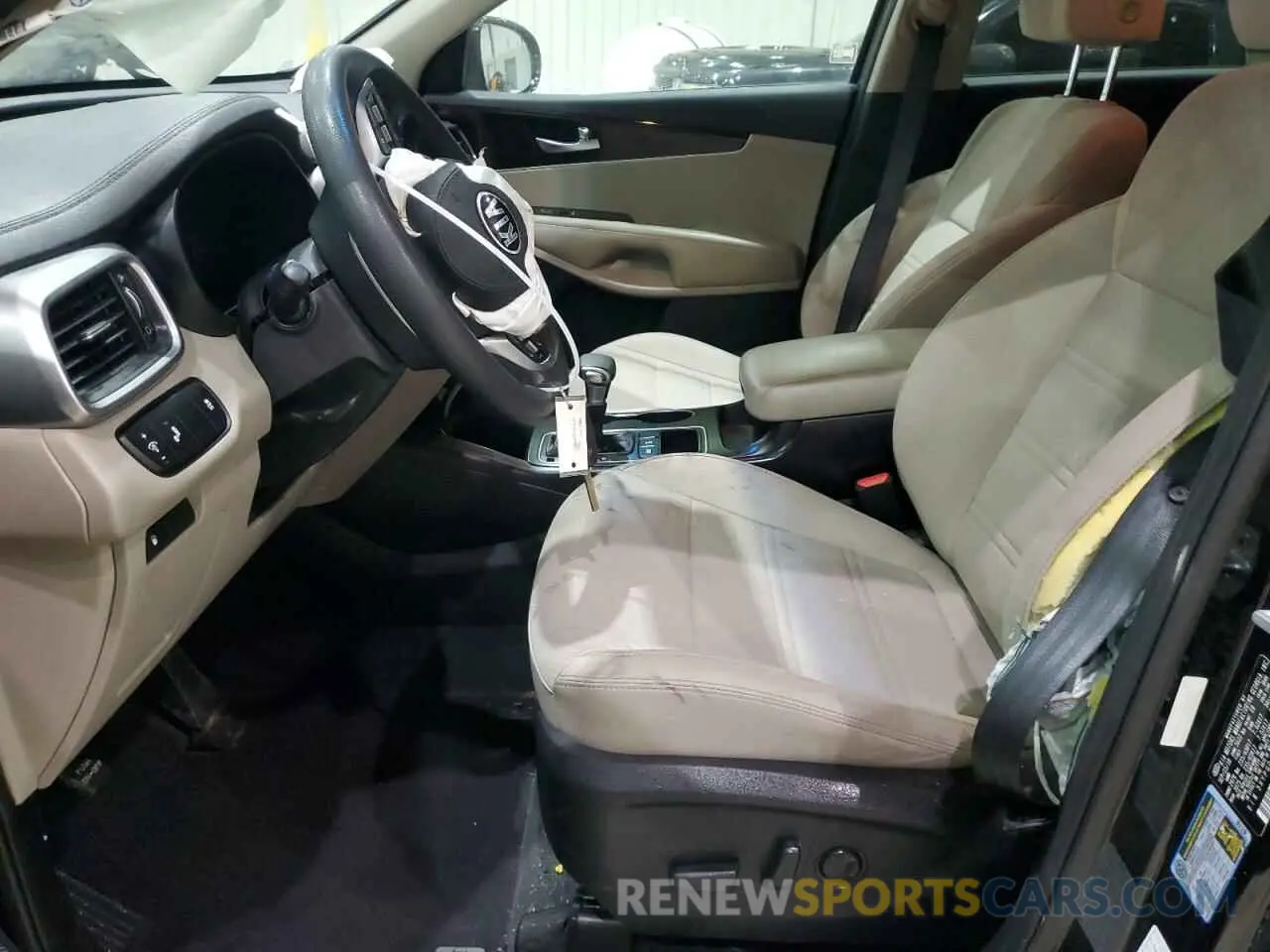 7 Photograph of a damaged car 5XYPGDA55KG523958 KIA SORENTO 2019