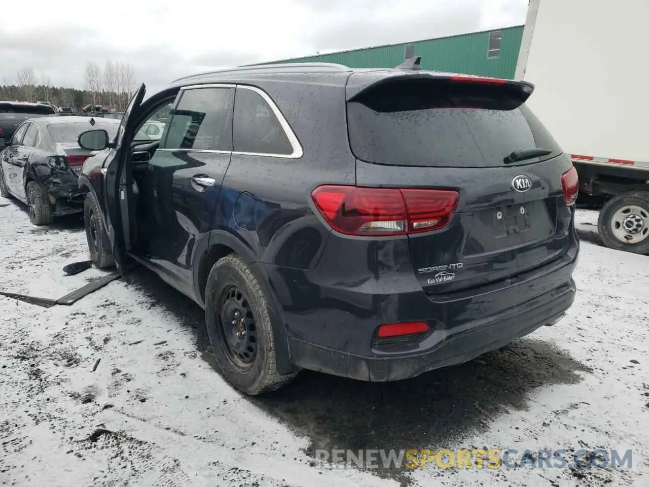 2 Photograph of a damaged car 5XYPGDA55KG549699 KIA SORENTO 2019