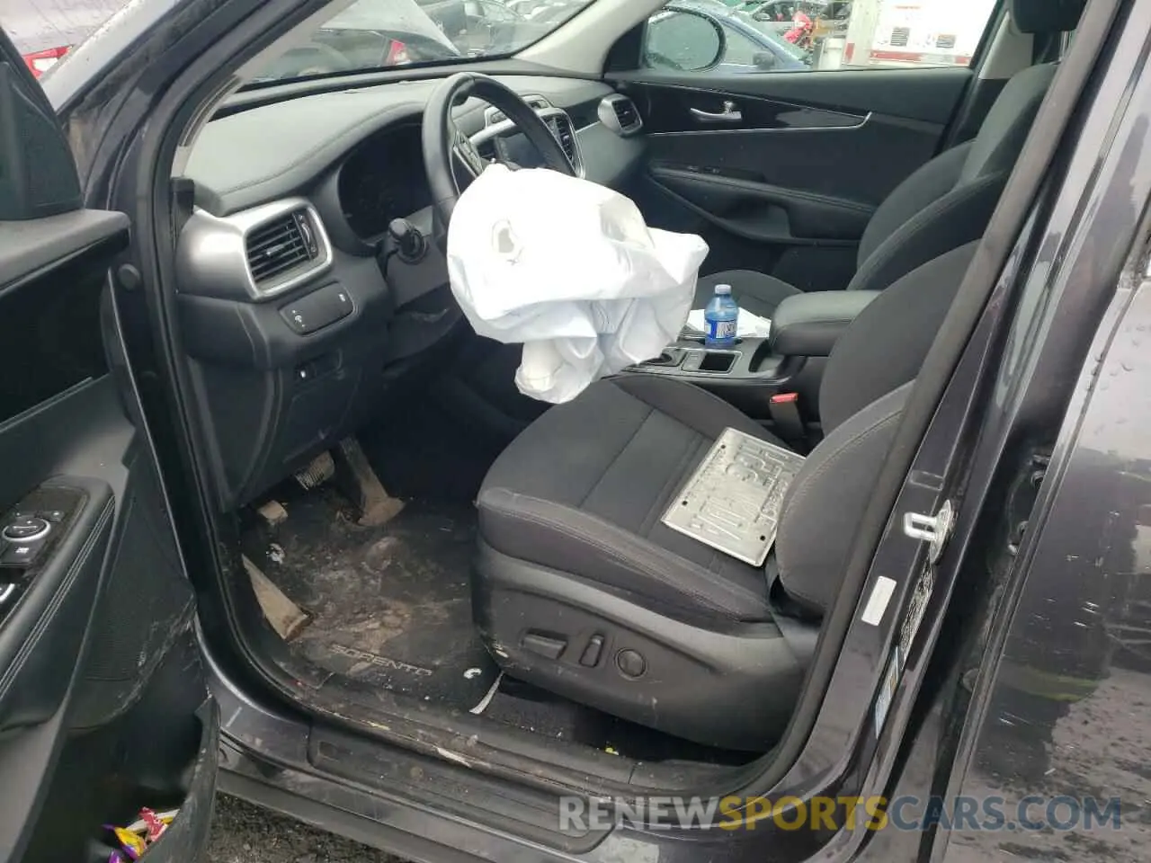 7 Photograph of a damaged car 5XYPGDA55KG549699 KIA SORENTO 2019