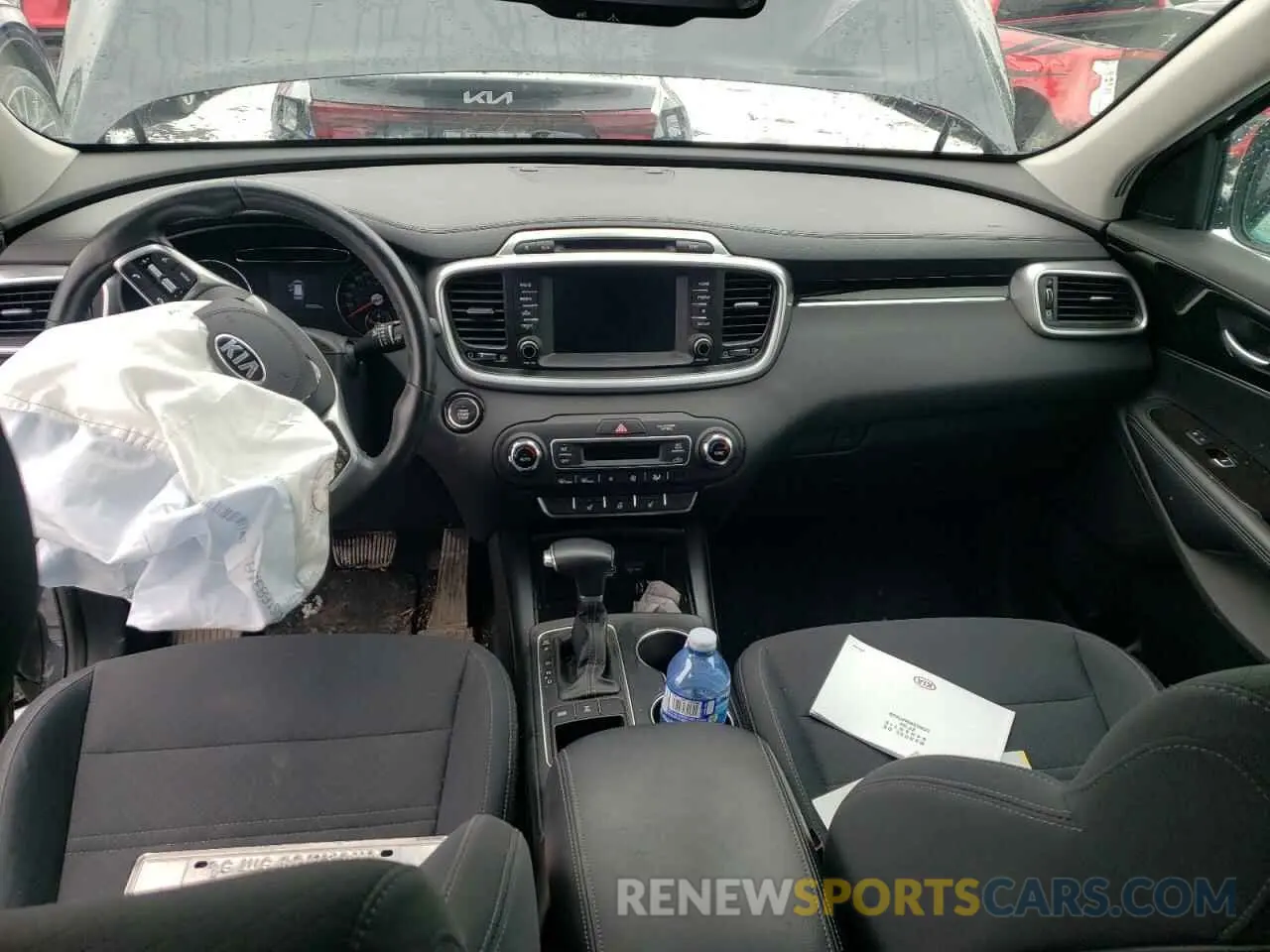 8 Photograph of a damaged car 5XYPGDA55KG549699 KIA SORENTO 2019