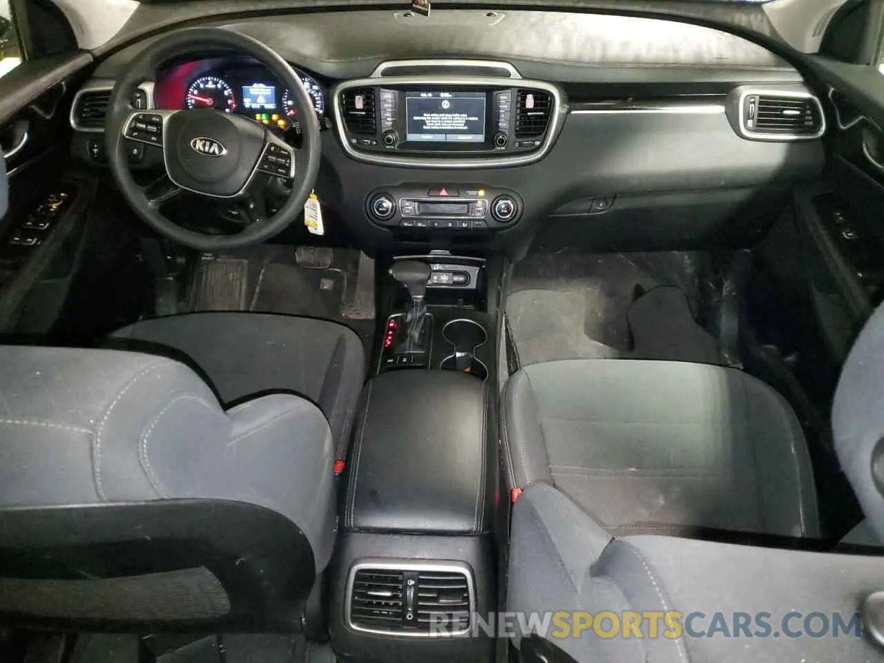 8 Photograph of a damaged car 5XYPGDA55KG561299 KIA SORENTO 2019