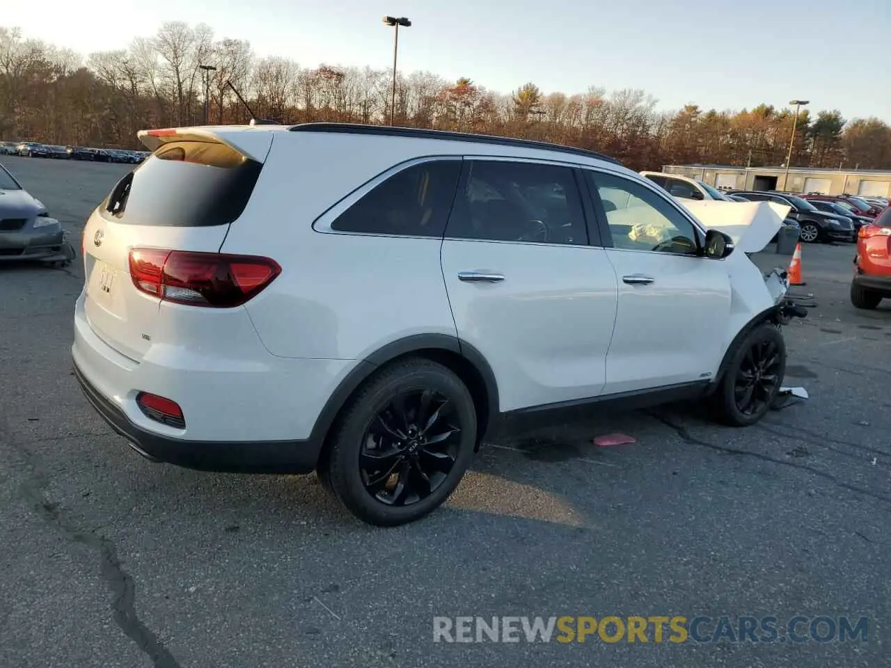 2 Photograph of a damaged car 5XYPGDA55KG584453 KIA SORENTO 2019