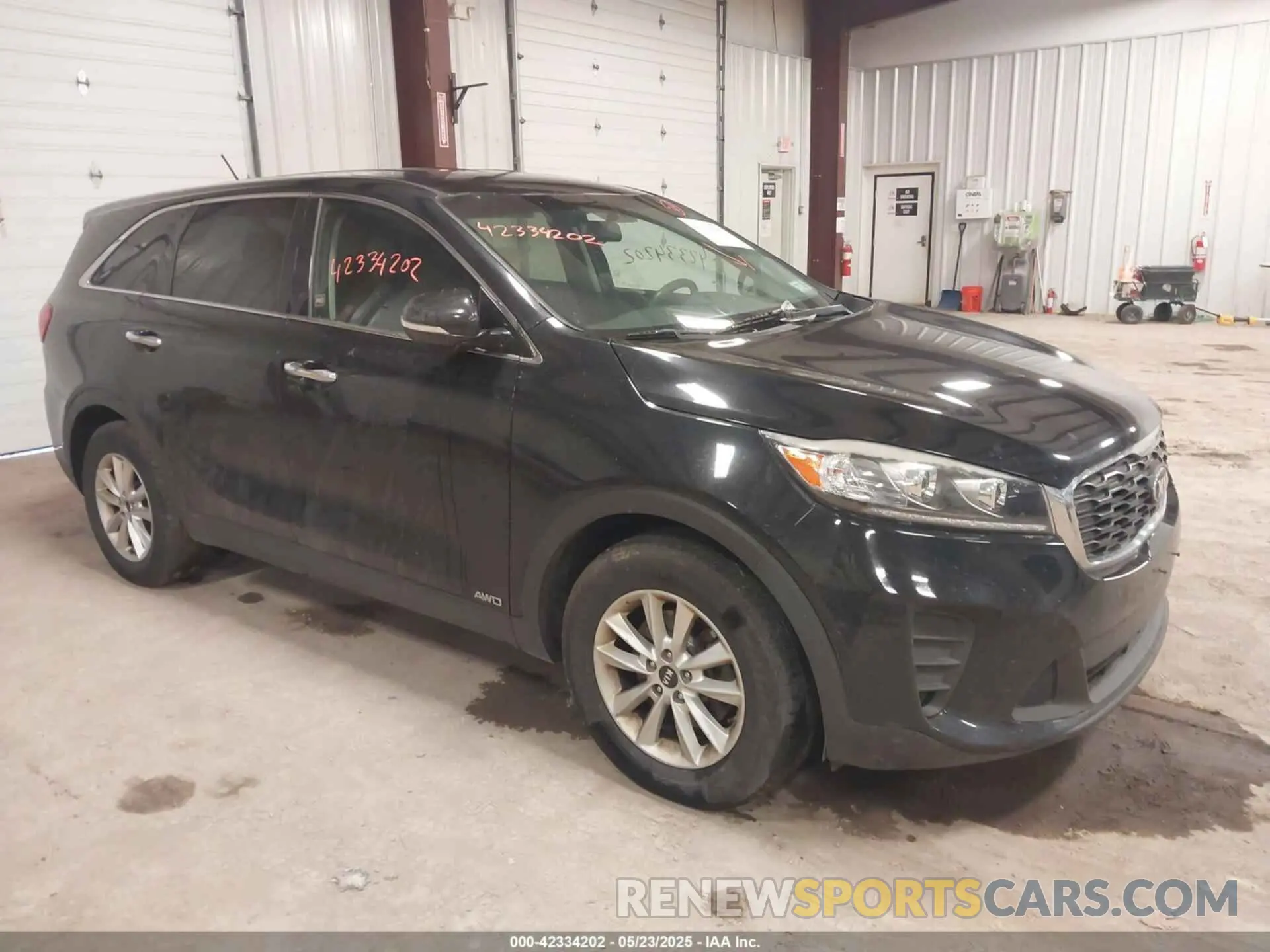 1 Photograph of a damaged car 5XYPGDA56KG444105 KIA SORENTO 2019
