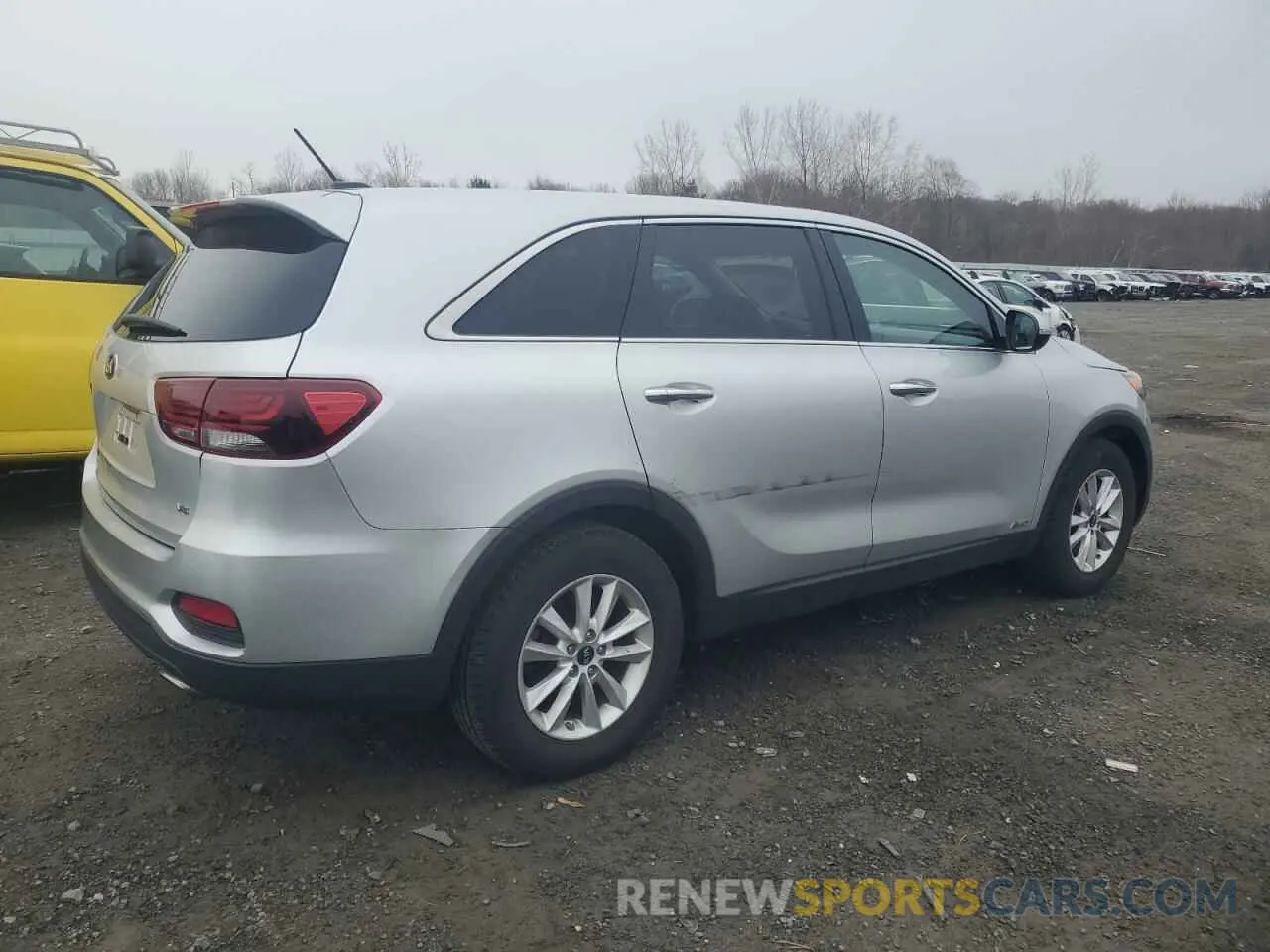 3 Photograph of a damaged car 5XYPGDA56KG488041 KIA SORENTO 2019