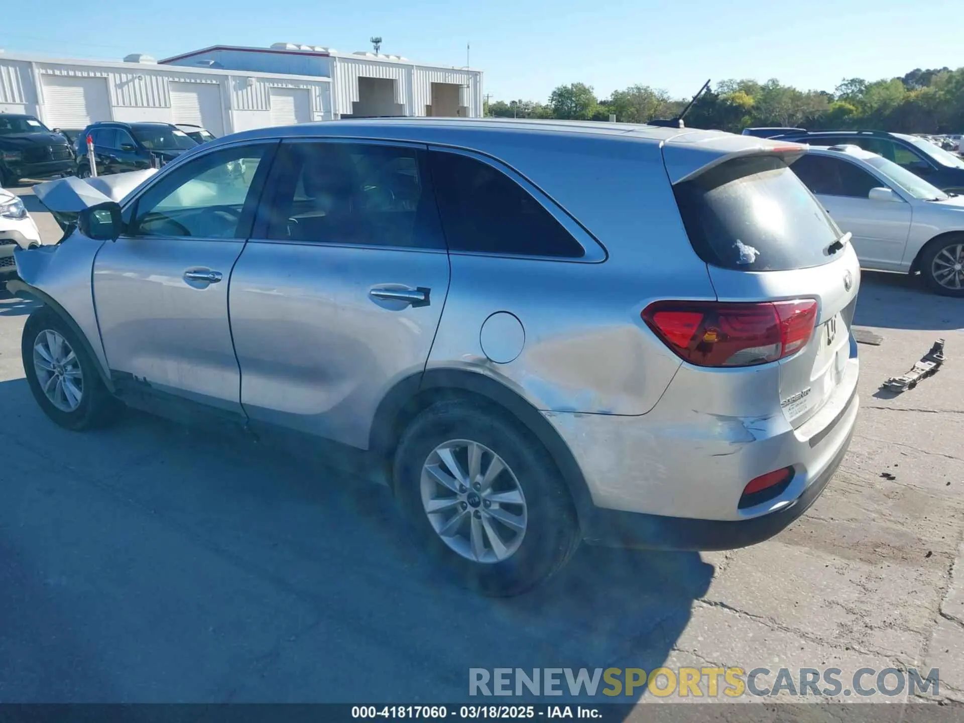 3 Photograph of a damaged car 5XYPGDA56KG559934 KIA SORENTO 2019