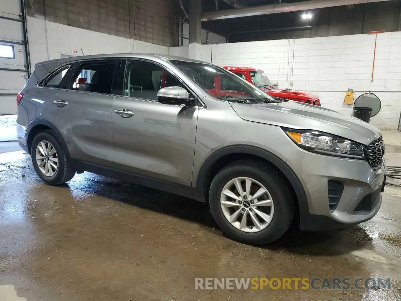 4 Photograph of a damaged car 5XYPGDA57KG449183 KIA SORENTO 2019