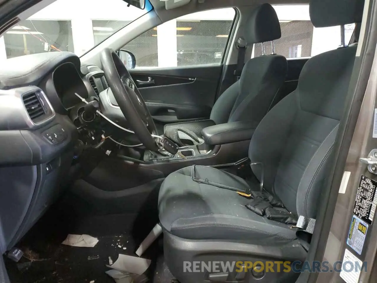 7 Photograph of a damaged car 5XYPGDA57KG449183 KIA SORENTO 2019