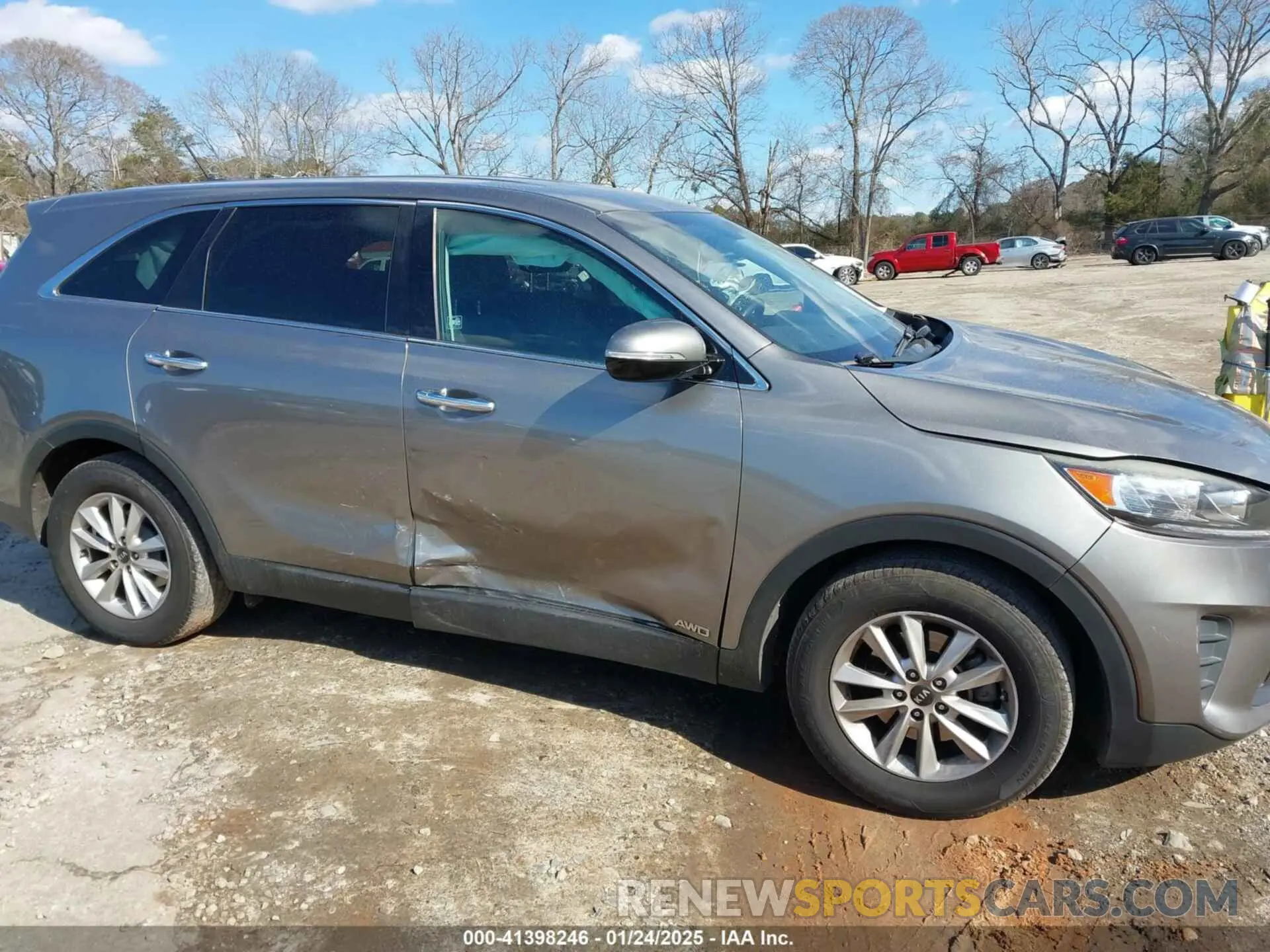 6 Photograph of a damaged car 5XYPGDA57KG449197 KIA SORENTO 2019
