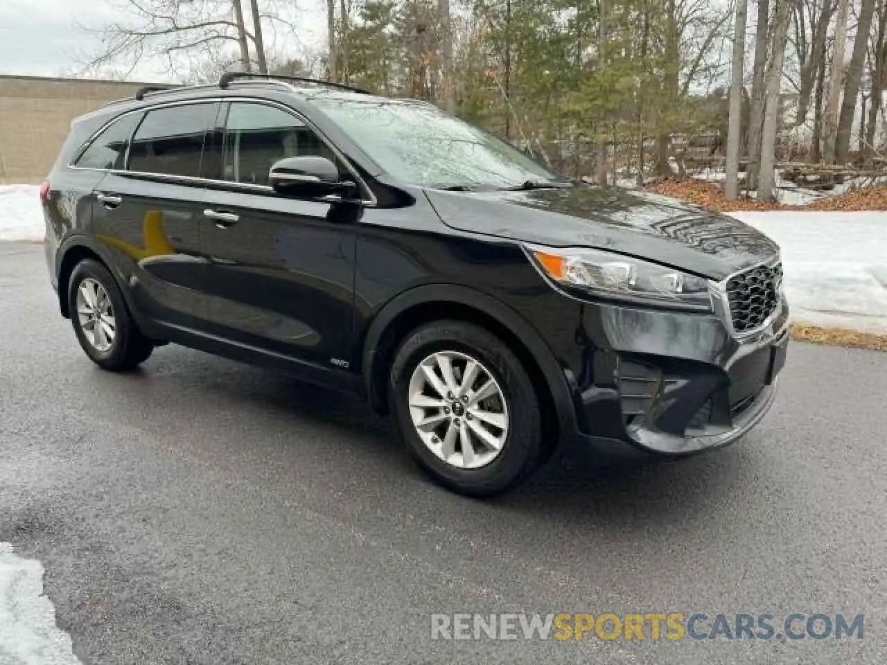 1 Photograph of a damaged car 5XYPGDA57KG456232 KIA SORENTO 2019