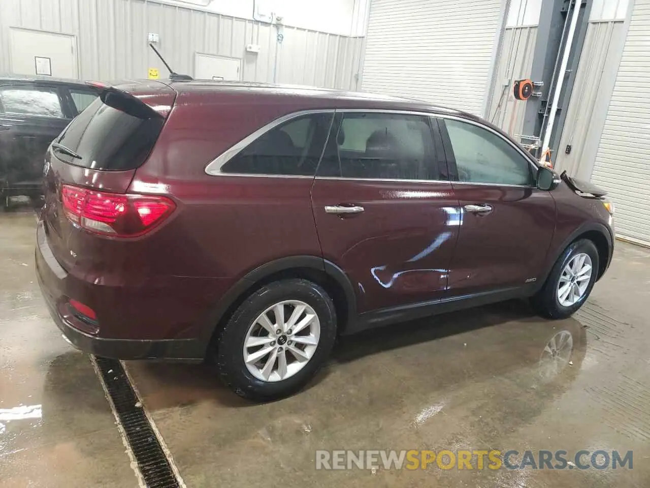 3 Photograph of a damaged car 5XYPGDA57KG497041 KIA SORENTO 2019