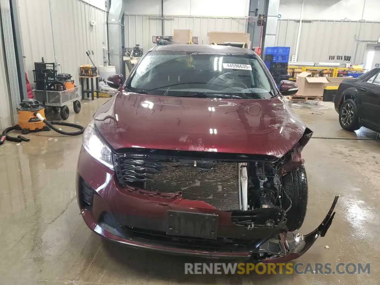 5 Photograph of a damaged car 5XYPGDA57KG497041 KIA SORENTO 2019